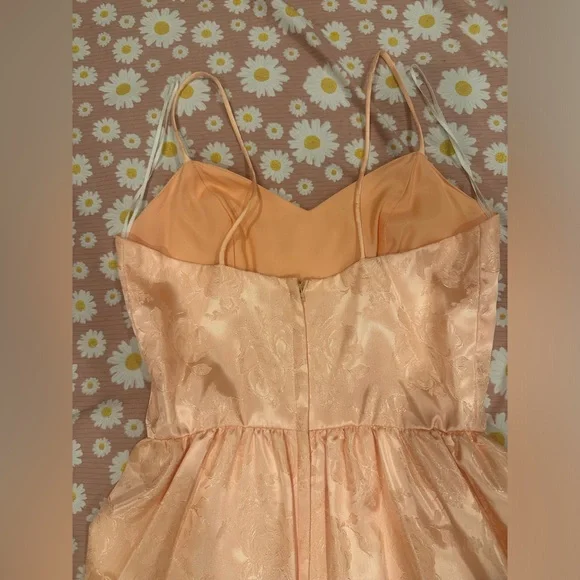 True Vintage Peach Floral Satin Dress - Picture 7 of 17